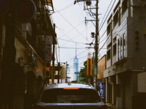 西新商店街から望む福岡タワー