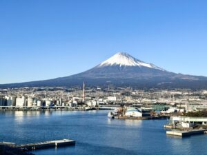 田子の浦港から眺める富士山